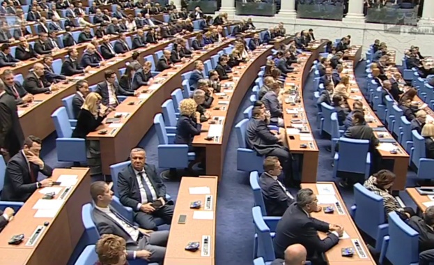 Блокаж в първия ден от работата на 51-вия парламент. Ще бъде ли избран председател на Народното събрание от втория опит Блокаж в първия ден от работата на 51-вия парламент. Ще бъде ли избран председател на Народното събрание от втория опит