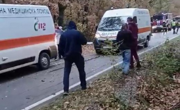 18-годишен загина при тежка катастрофа във Врачанско, трима ученици са ранени