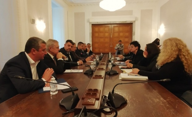 Доволни сме от срещата с министър Петкова и нейния екип