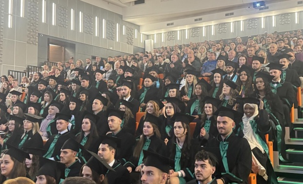 Зам.-кметът на Община Стара Загора Надежда Чакърова към бъдещите лекари от ТрУ: Лекарската професия е призвание 