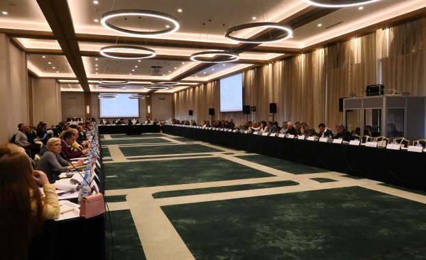 Приеми за над 2 2 млрд лева по най атрактивните интервенции за