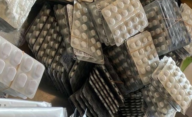 385 опаковки с хранителни добавки по голяма част от които за