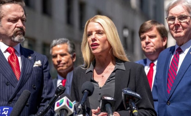 Тръмп номинира Пам Бонди за главен прокурор