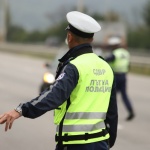 Заради репартиране на автокран се ограничава движението по пътя Търговище – Тутракан, въведени са обходни маршрути