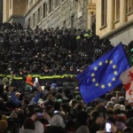 Протестите в Грузия продължават, а полицията арестува опозиционни лидери  