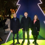 Петметрова огледална инсталация повдига темата за толерантността 