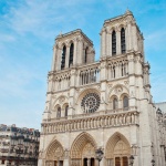 Нотр Дам днес отново отваря врати