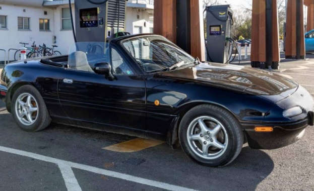 Първата Mazda MX-5 вече с конверсия в елмобил