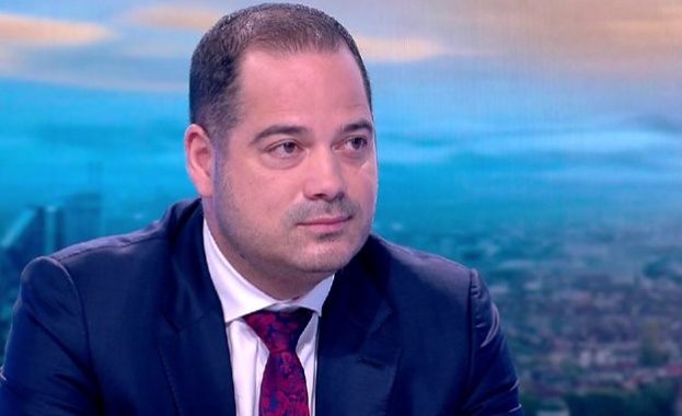 Аз заемам поста министър на вътрешните работи на 6 юни