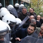 Поредни сблъсъци между полиция и протестиращи в Нови Сад