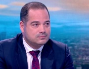 Калин Стоянов сигнализира СГП за натиск и злоупотреба с влияние на екс служебния министър на МВР Демерджиев