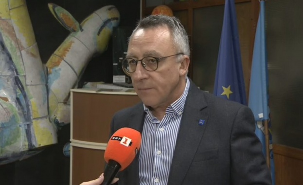 Директорът на столичното 119 о училище Диян Стаматов призова социалната мрежа