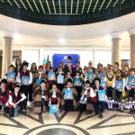 Ученици от две столични училища пресъздадоха обичая Коледуване в МОН