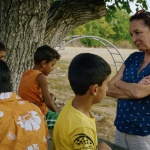 Подарете си филм с кауза, за да подкрепите единственото училище за деца от бедни семейства в България