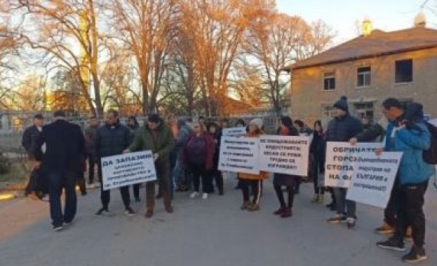 Съмнения във фермерите: Искат да се вземат нови проби от животните Съмнения във фермерите: Искат да се вземат нови проби от животните