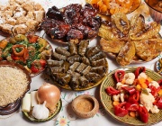 Тазгодишната празнична трапеза - по-скъпа от миналогодишната