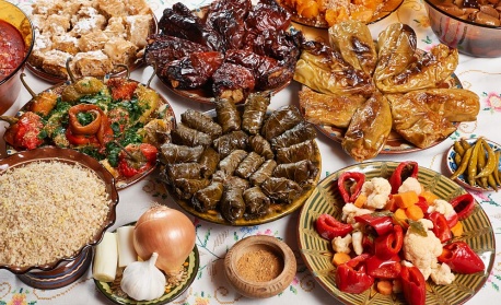 Тазгодишната празнична трапеза - по-скъпа от миналогодишната