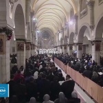 Вярващи се събраха на среднощната коледна литургия в храма „Рождество Христово“ във Витлеем