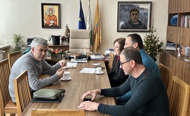 Министър Малинов се срещна с кмета на Троян Донка Михайлова 