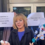 Манолова поиска КЕВР да отложи повишаването на цената на тока до резултатите от проверките на ЕРП-тата