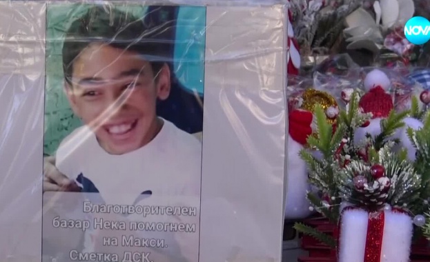 Майка продава ръчно изработени сувенири, за да лекува осиновеното си дете