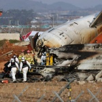 Претърсват летище Муан след авиокатастрофата в Южна Корея