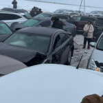 Близо 100 автомобила катастрофираха в Казахстан заради виелица