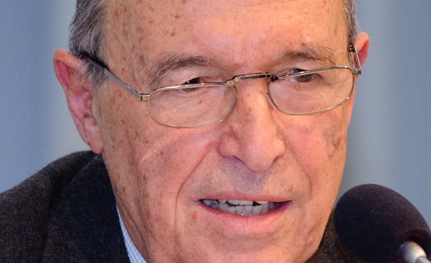 На 88 годишна възраст почина бившият гръцки министър председател Костас Симитис съобщи