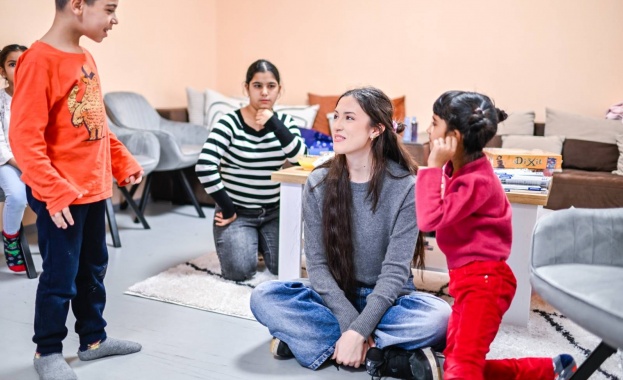 Столична община стартира нова програма По голям брат сестра инициатива насочена