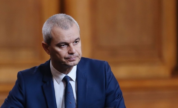 Костадинов: ПП-ДБ се чудят как да влязат като пето колело на управляващото мнозинство Костадинов: ПП-ДБ се чудят как да влязат като пето колело на управляващото мнозинство
