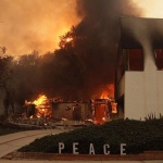 Нов пожар избухна в Лос Анджелис - този път в „Холивуд Хилс“, звезди напускат домовете си