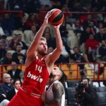 Олимпиакос и Везенков втори в Евролигата