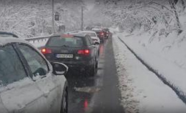 Има задръстване на пътя от Банско към Симитли научи NOVA Движението