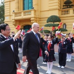 Руският премиер Михаил Мишустин пристигна на посещение във Виетнам