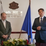 Мариан Бачев ще изпълни предварително поетите си театрални ангажименти без възнаграждение