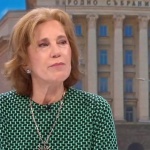 Елена Поптодорова: Нямам обяснение защо Тръмп не положи ръка върху Библията по време на клетвата, макар да рекламираше, че ще се закълне върху две библии 