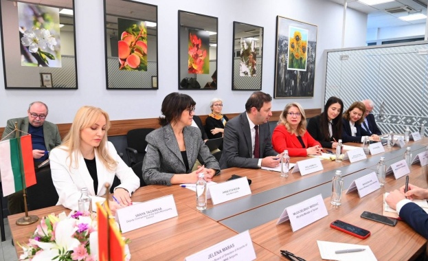 Зам председателят на Столичния общински съвет СОС Ваня Тагарева и общинският