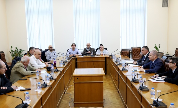 Подкрепям всяка инициатива която би довела до подобряване безопасността на