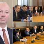Кой с кого управлява и ще изкара ли пълен мандат кабинетът „Желязков”