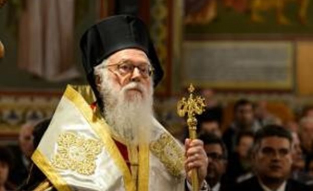 Албанският архиепископ Анастасий почина на 95-годишна възраст