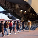 САЩ започна депортацията на мигранти