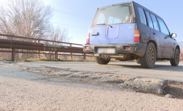 Мост над река Струма който свързва 7 села пропада Това