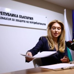 Председателят на КЗП Мария Филипова: Твърденията, че отнемането на лицензите на операторите ще остави потребителите без мобилни услуги не отговарят на истината