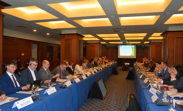 Приблизително 45 от финансирането по Програма Транспортна свързаност 2021 2027 г