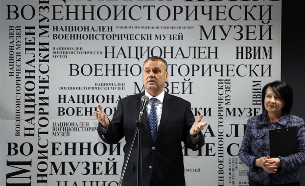 Заместник министърът на отбраната Радостин Илиев и доц д р Соня Пенкова