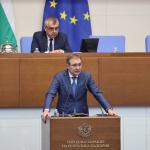 Социалният министър: За следващия бюджет приоритет ще бъде вдигането на парите за втората година майчинство