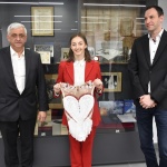 Боряна Калейн с ценно дарение за Образователния и олимпийски център на НСА