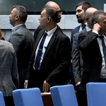 „Възраждане“ и „ДПС-Ново начало“ с физически сблъсък в парламента