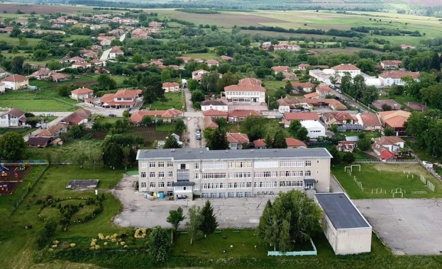 Статут на защитено училище получи Основно училище Христо Ботев в