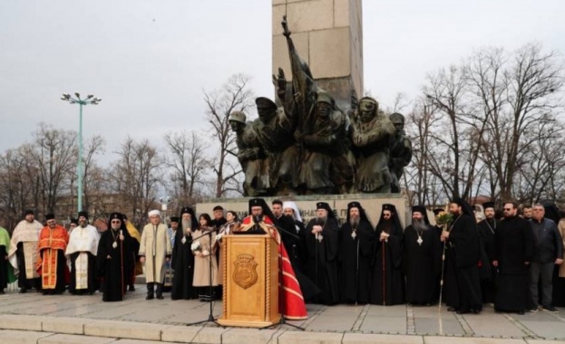 Видинският митрополит Пахомий беше въдворен в епархията